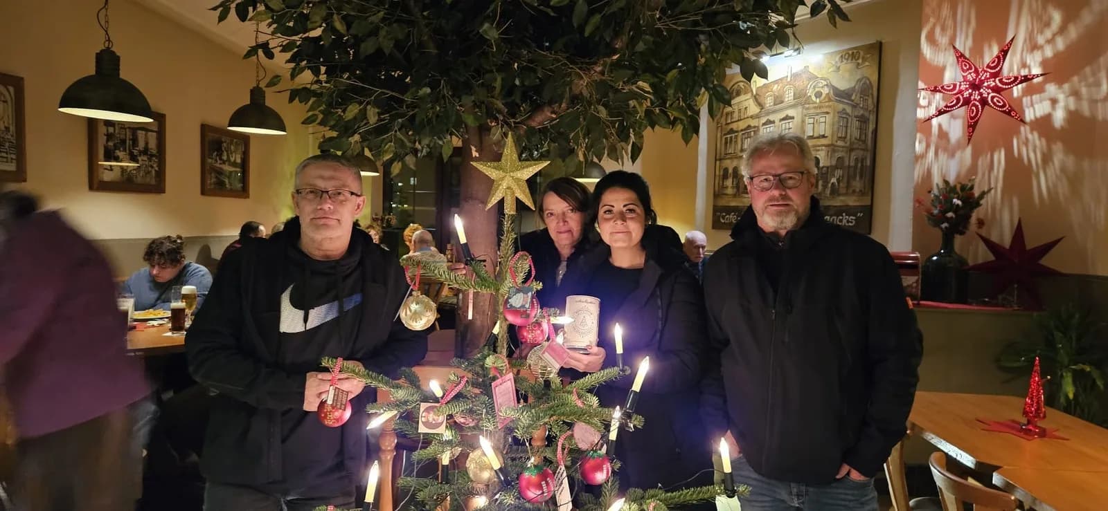 Wunschbaumaktion für Kinder und Jugendliche von Schlupfloch e.V. – Foto 2
